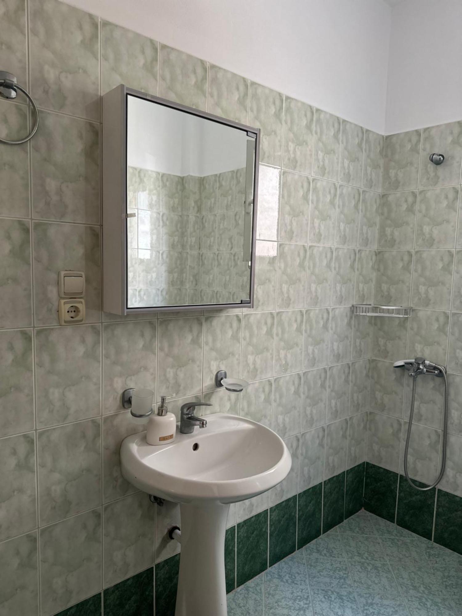 Vila Lemon Tree Саранде Екстериор снимка